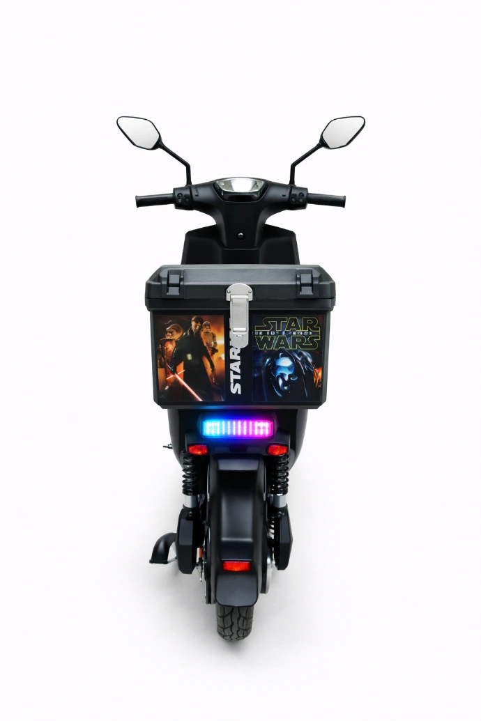Motoneta de carga con maletero amplio y luces LED de seguridad trasera